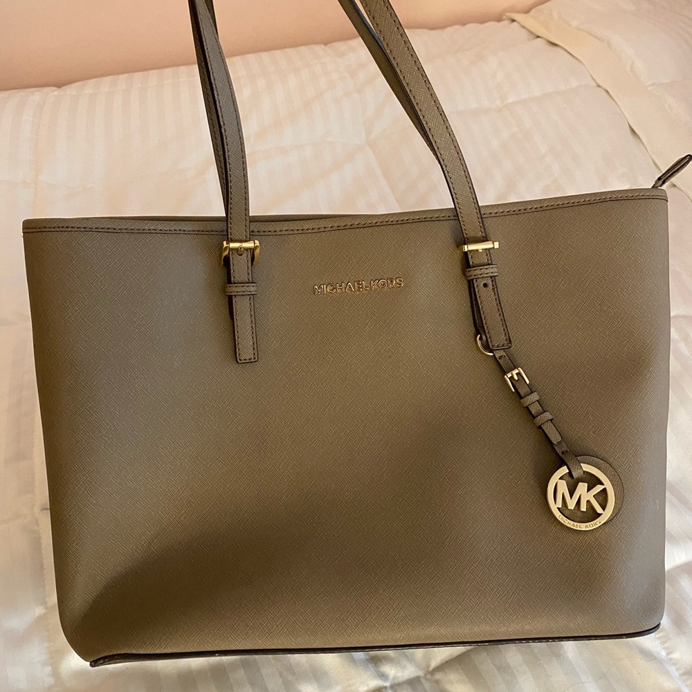 Michael Kors Tote!!